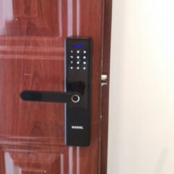 Lắp đặt ổ khóa vân tay Kadol S5 màu đen