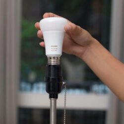 Hình ảnh thực tế Bóng đèn thông minh Philips Hue White Ambiance E27