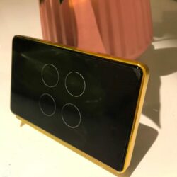 Công tắc đèn thông minh Qsmart đen viền vàng 4 nút