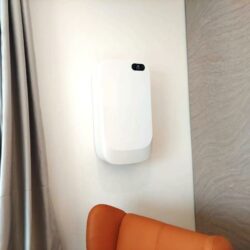 Máy lọc không khí cấp khí tươi Viettel có thể treo tường tiện lợi