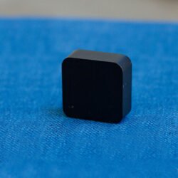 Hình ảnh thực tế của điều khiển hồng ngoại S06 Qsmart