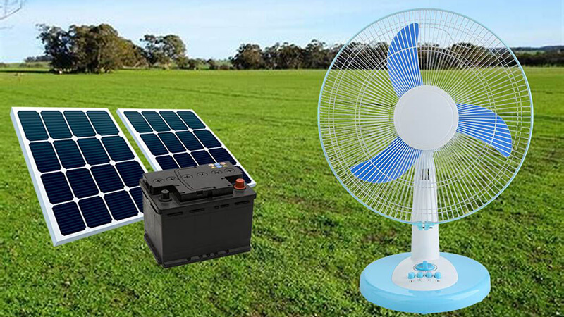 Quạt tích điện chạy bằng năng lượng mặt trời là gì?